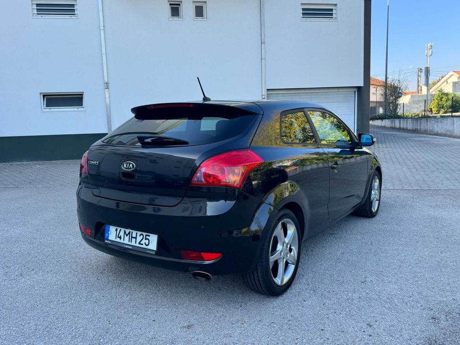 Kia Cee'd 1.6 CRDi (2010) - 165.000 km — photo 3