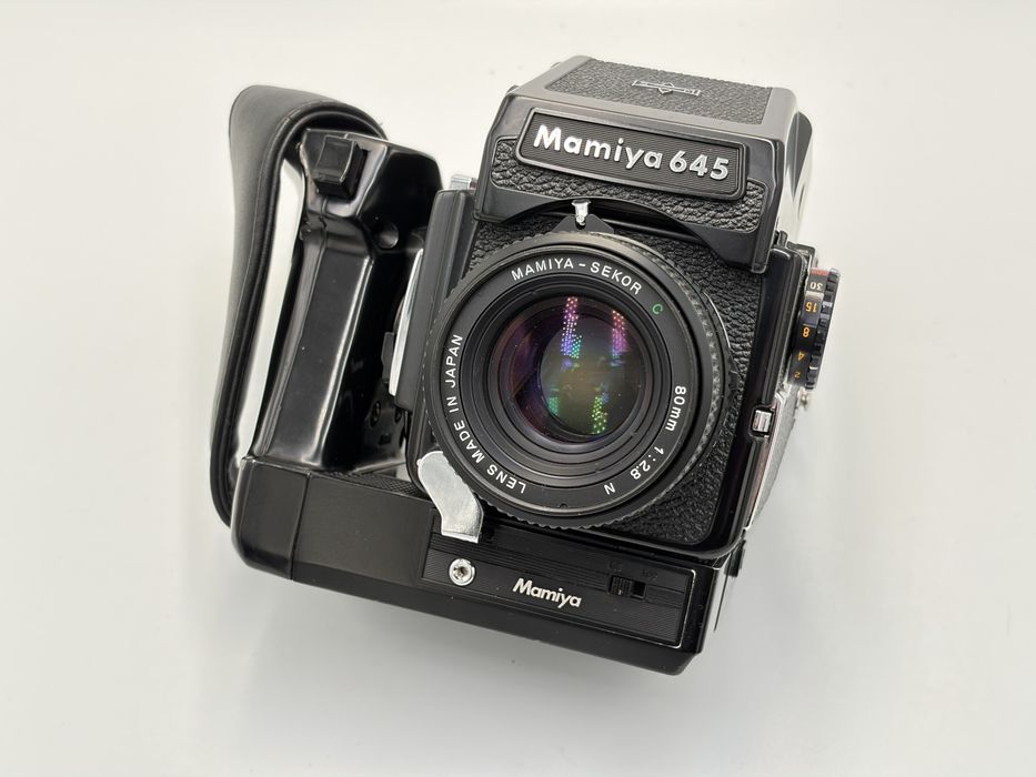 Mamiya m645J з обʼєктивом Sekor 80mm 2.8 N та Power Drive Winder Grip
