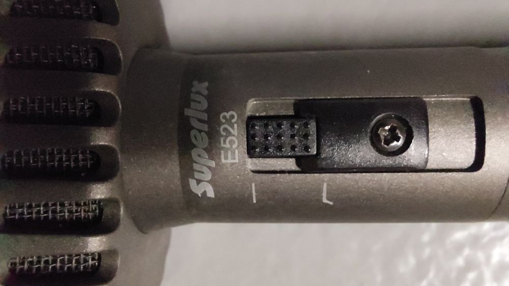 Microfone condensador estéreo Superlux E523