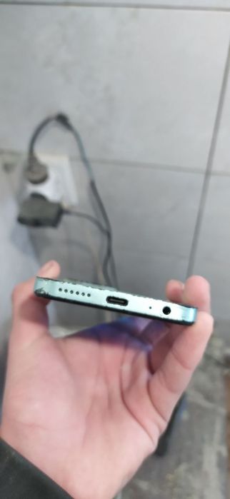 Продам телефон дешево