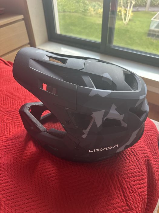 Capacete MTB (Bicicleta montanha) - Marca: Lixaxa