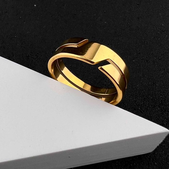 Обручка каблучка вінчальний перстень з медичної сталі ширина 7мм