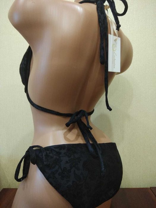 Класний купальник, р.46 из ткани бифлекс-флок,красивая посадка...