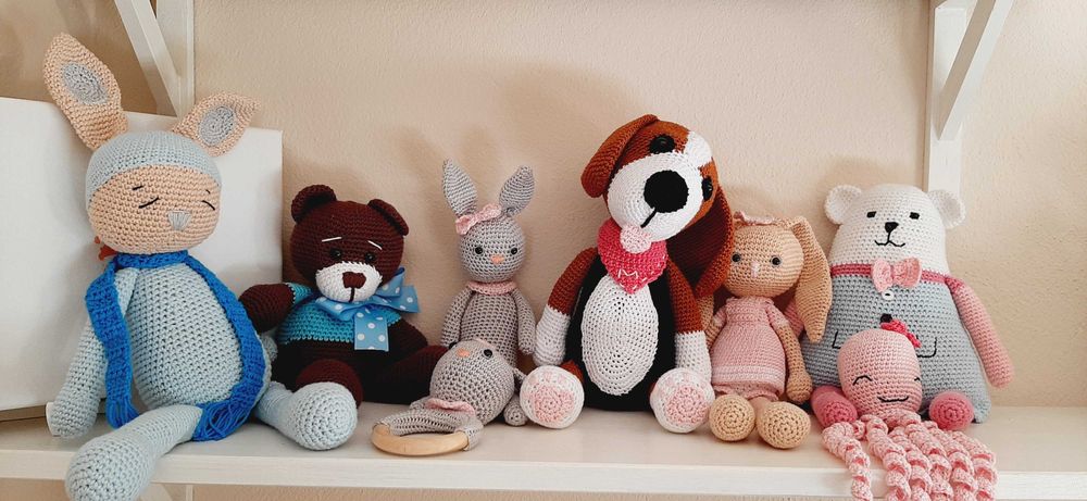 Boneco e chocalho em crochet