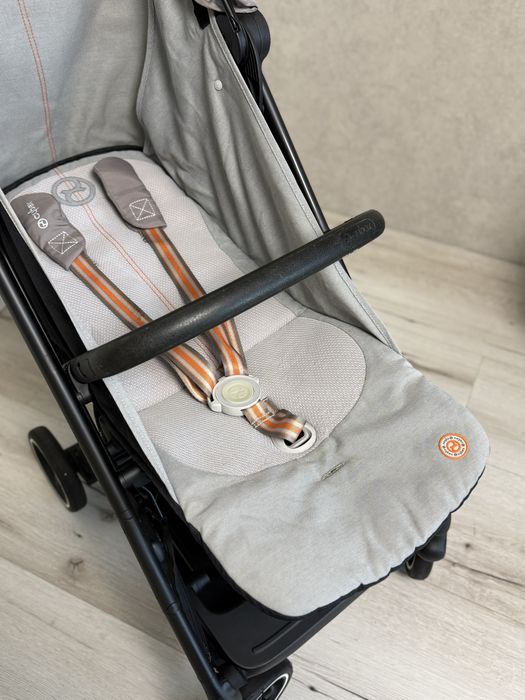 Прогулянковий візочок Cybex beezy