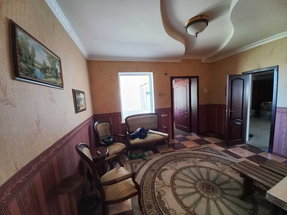 Здам двоповерховий будинок з каміном в центрі села Гнідин