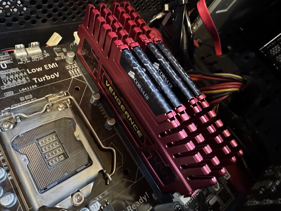 Komputer PC na części (16GB ram/ GTX/ 700w)