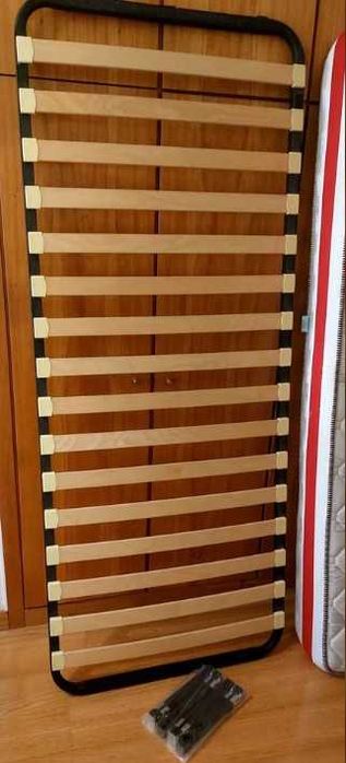 Estrado c/pernas e colchão