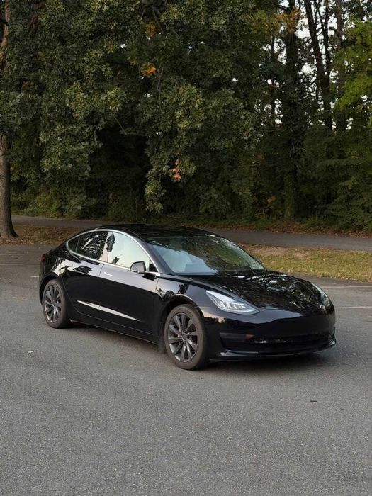 Tesla Model 3 Long Range      2019