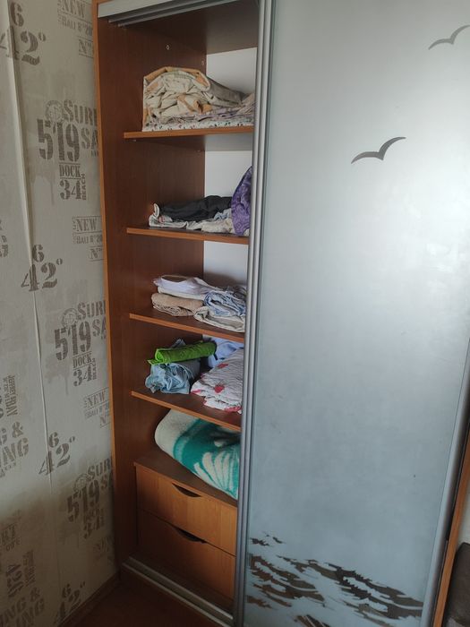 Шафа-купе  у дуже гарному стані