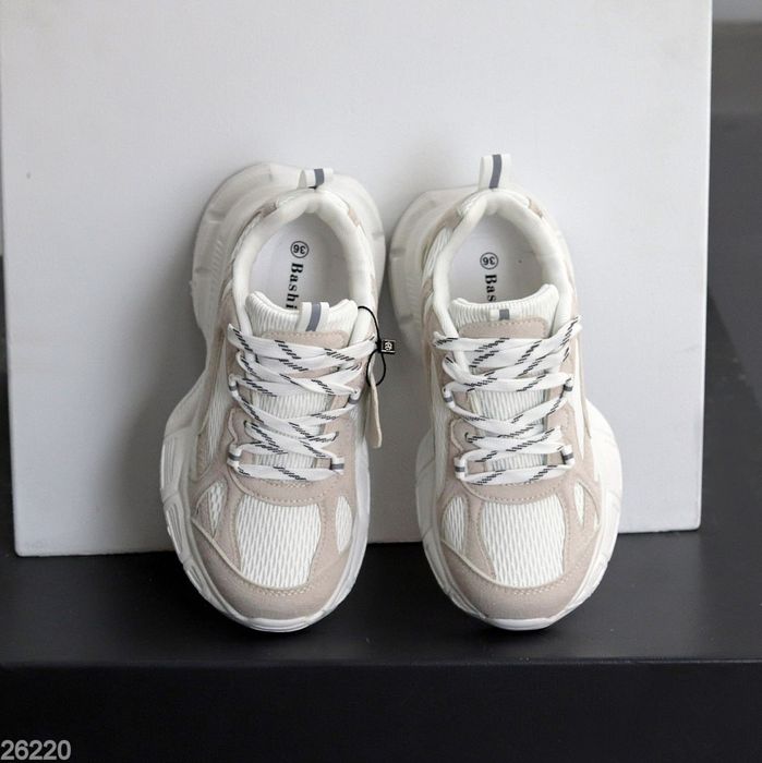 Жіночі кросівки маломірки