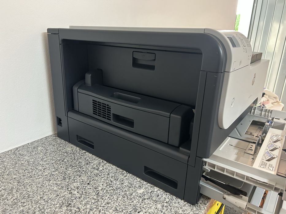 Impressora HP LaserJet 700 M712