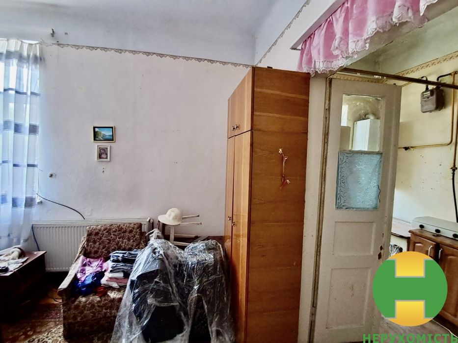 Продається 1-кімнатна квартира в центрі міста. Чортків