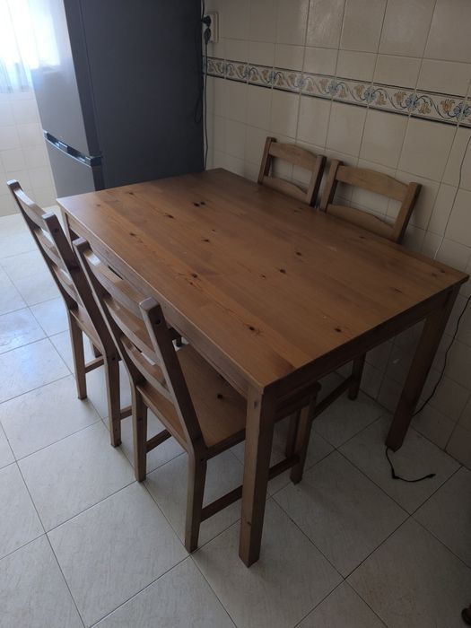 Mesa de jantar + 4 cadeiras - Conjunto IKEA