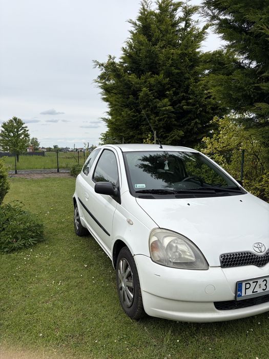 Toyota Yaris 1.0 2002r