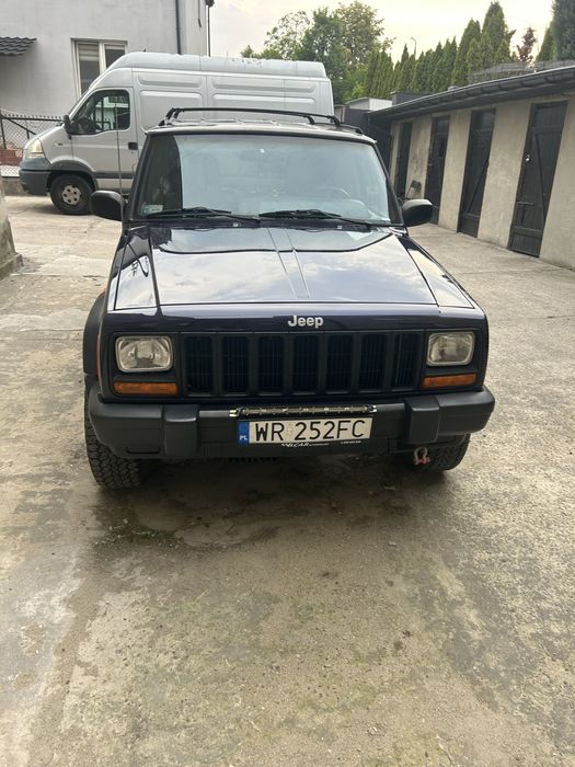 Jeep Cherokee