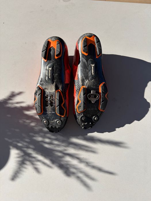 Sapatos DMT KM1