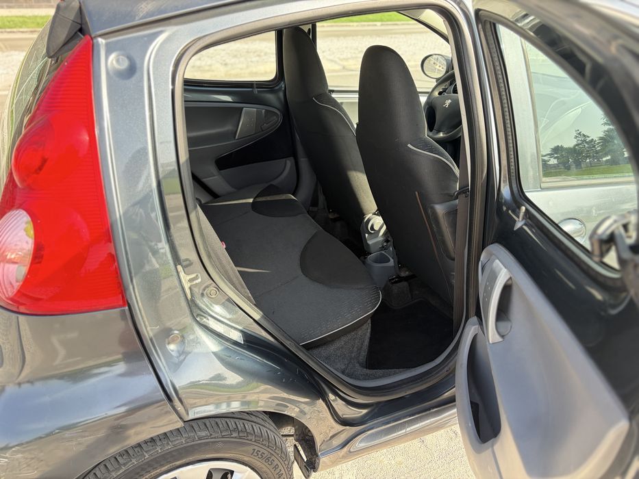 Peugeot 107 - 1.0 - 5 portas