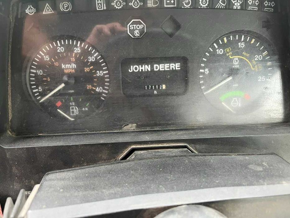Ciągnik JOHN DEERE 6100
