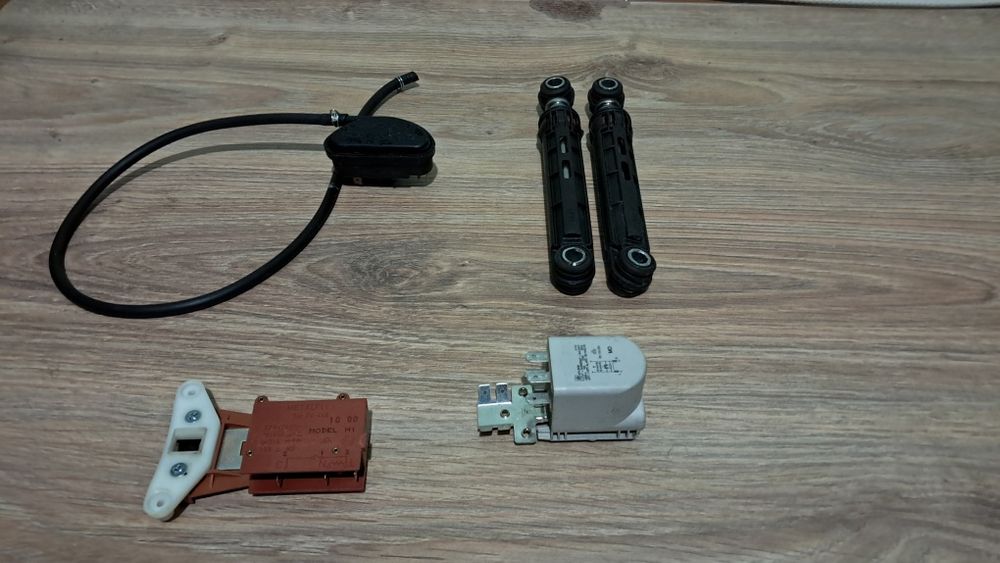 Запчасти к стиральной машине.