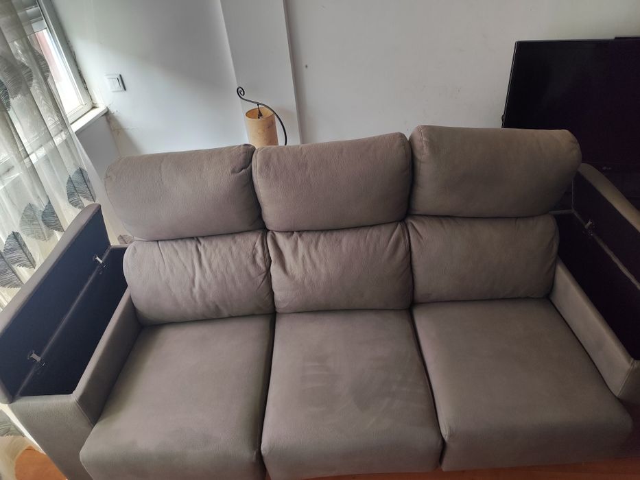 Sofá 3 lugares + 2 baús de arrumação