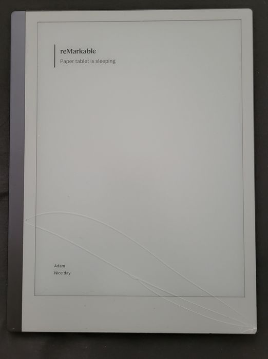 reMarkable 2 z dwoma rysikami oraz etui.