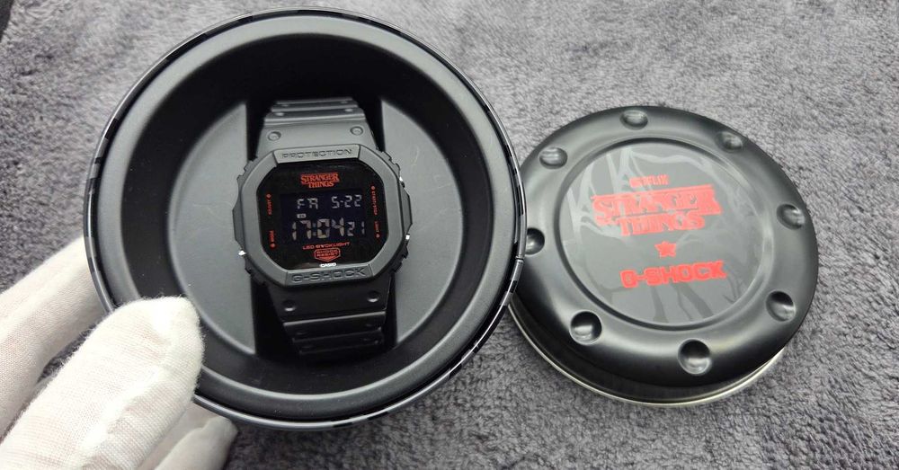 Limitowany Casio G-Shock x Stranger Things DW-5600STT-1ER (Kolekcjonerski)