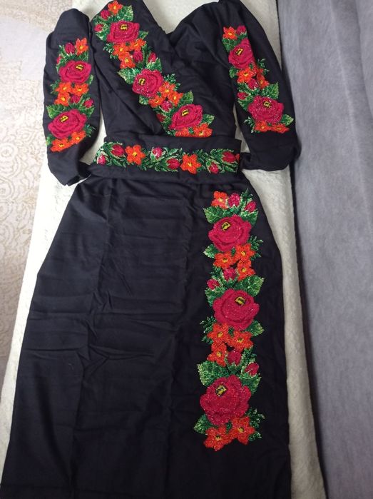 Вишите плаття бісером