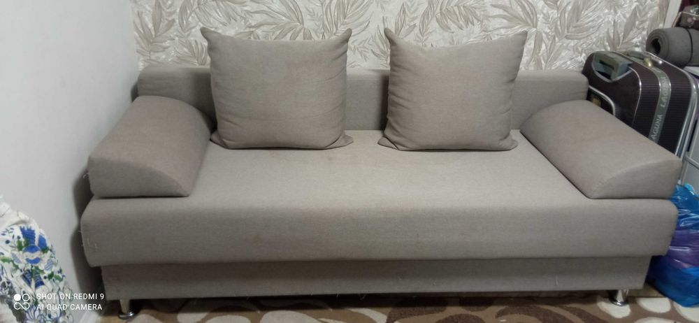 Диван розкладний.