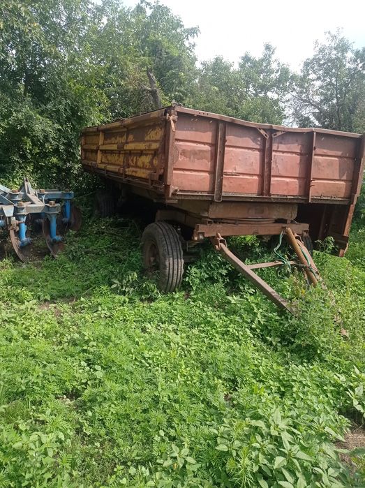 Продам МТЗ 80, дискову борону, культиватор, плуг, два причіпа, оприскувач