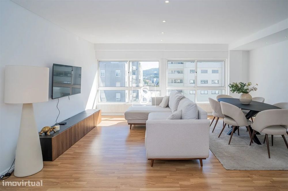 Apartamento T4 no Centro de Barcelos com Vistas sobre a Cidade
