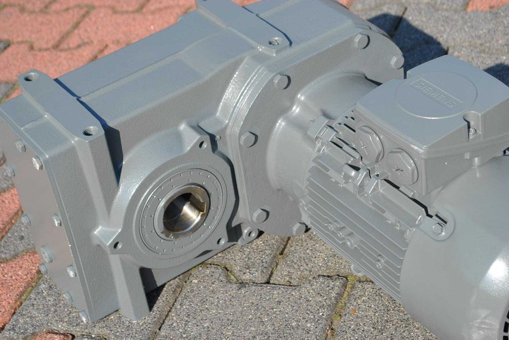 Motoreduktor 3kw. 18,2obr./min.. Firmy SIEMENS
