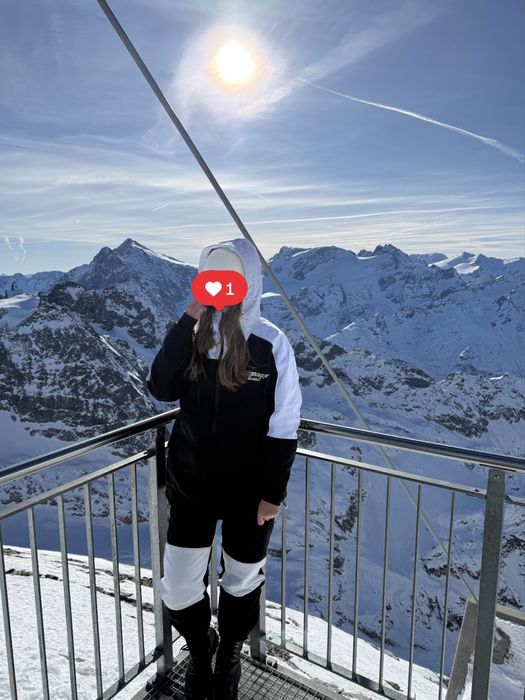 Гірськолижний костюм комбінезон чорно-білий одяг