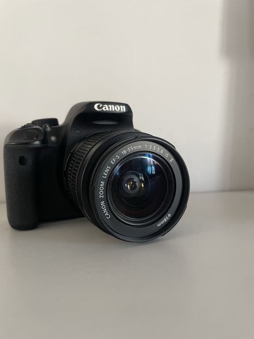 Canon 650D + Lente 18-55mm IS II + Cartão 128GB + 2 Baterias