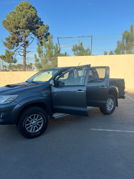 Toyota  hilux 3.0
