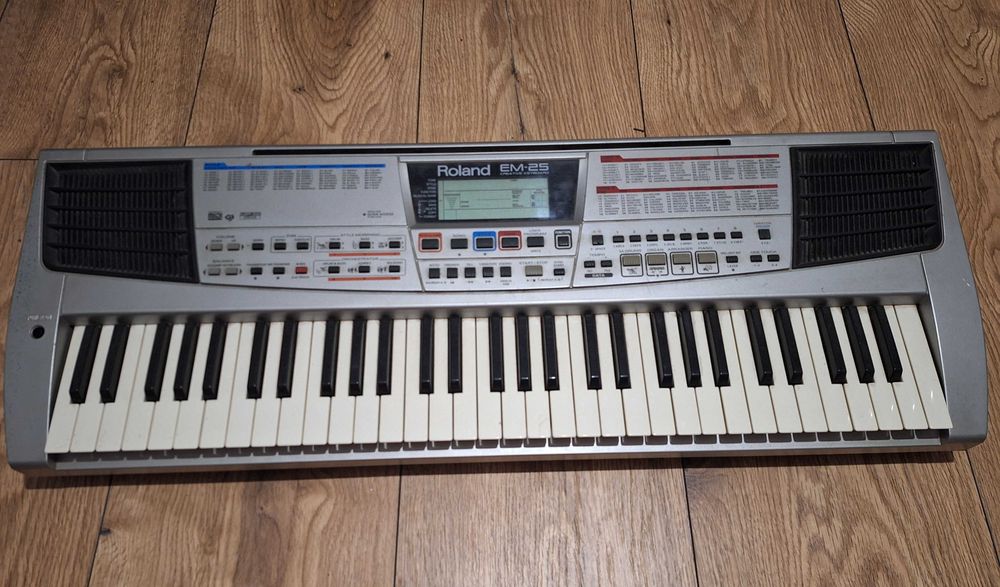 Roland em 25 keyboard