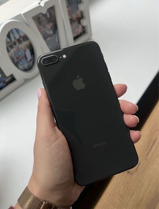Телефон Apple iPhone 8 Plus Black 64GB Neverlocked