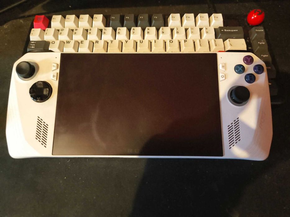 Asus Rog Ally RC71L - AMD Z1 EXTREME