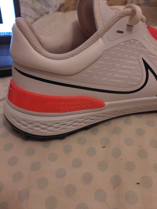 продам кросовки NIKE react