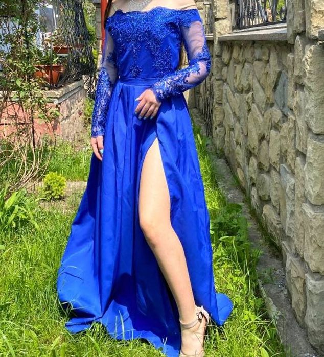 Випускне плаття синього кольору