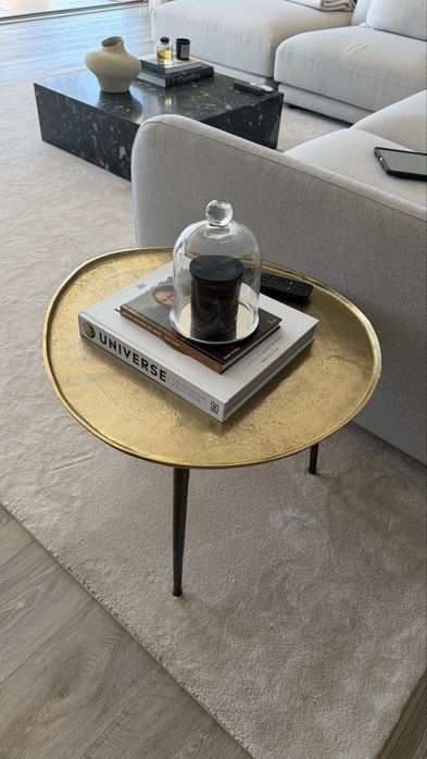 Mesa de apoio AREA em metal – dourado / efeito latão
