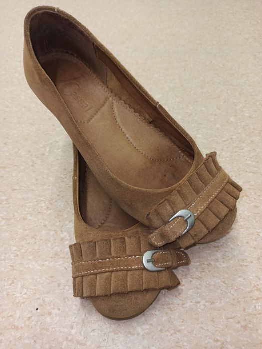 Sapatos castanho claro  camurça tam35 marca: J casual