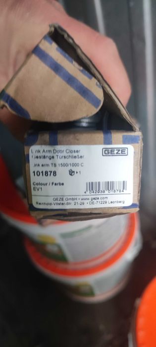 Samozamykacz GEZE TS1500 z ramieniem