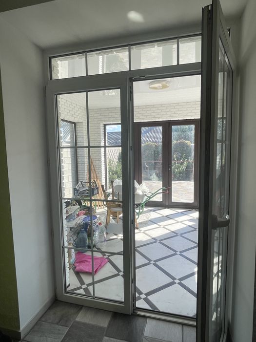 Двухэтажный дом с гостевым домом на участке Северный