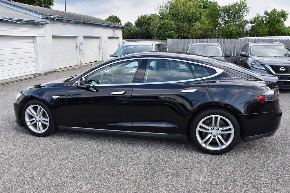 Tesla Model S 85      2013