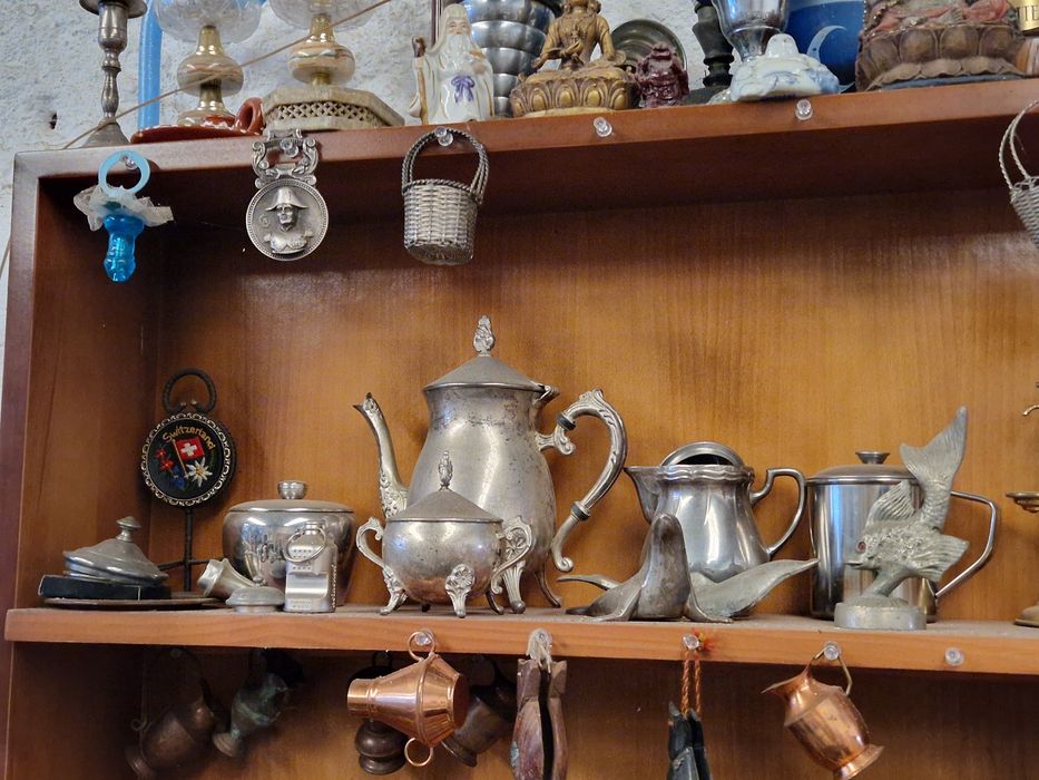 Várias loiças em excelente estado