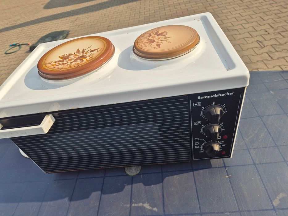 elektryczna kuchenka z piekarnikiem