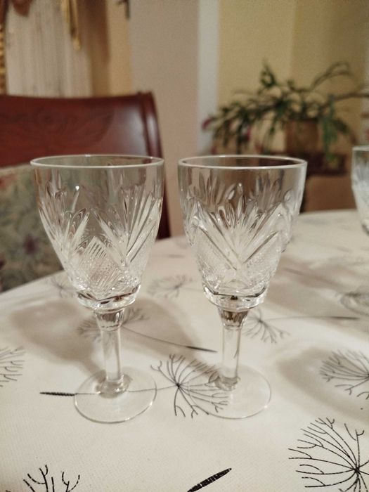 Кришталеві фужери рюмки