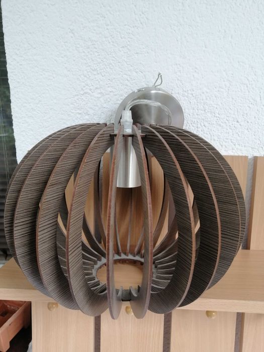 Lampa drewnopodobna