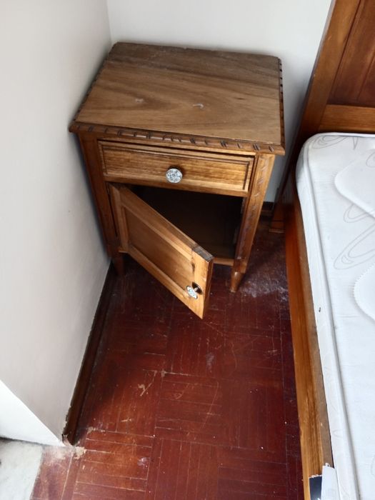 Mesa de cabeceira
